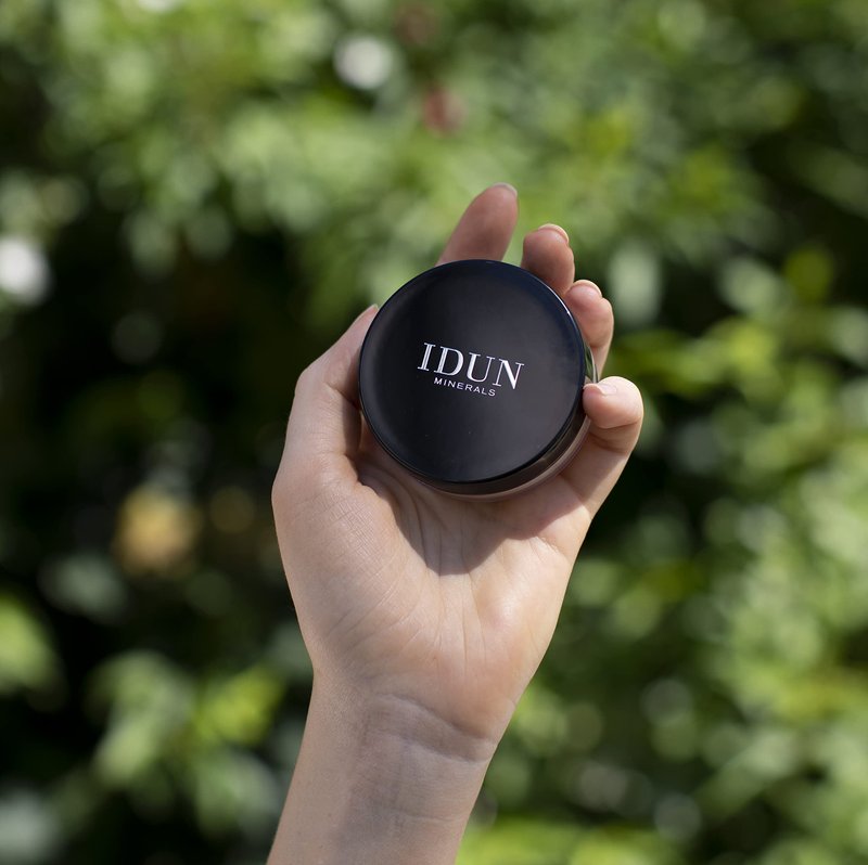 Idun Minerals - Mineral Powder Foundation - Imparts Rich Colour Payoff That Flatters Every Skin Type - Offers Impeccably Soft, Radiant Finish - Neutral Extra Light Shade - Jorunn - 0.25 Oz