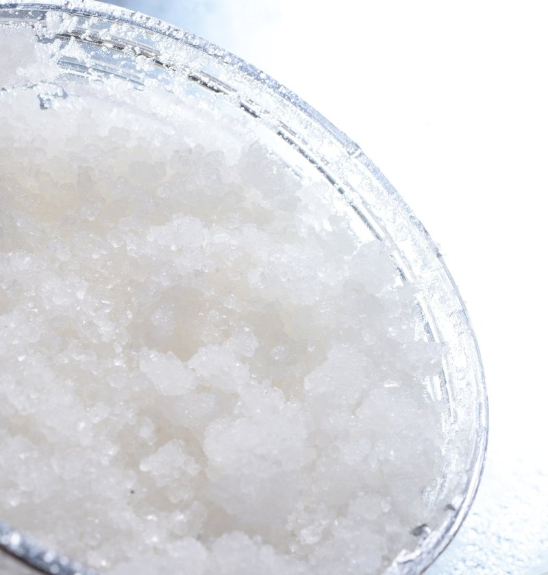 Vivo Per Lei Body Scrub - Exfoliating Body Scrub with Dead Sea Minerals - Dead Sea Salt Scrub for Hands & Legs - Body Exfoliant for a Supple Beach Body - 350 g/ 12.34 oz