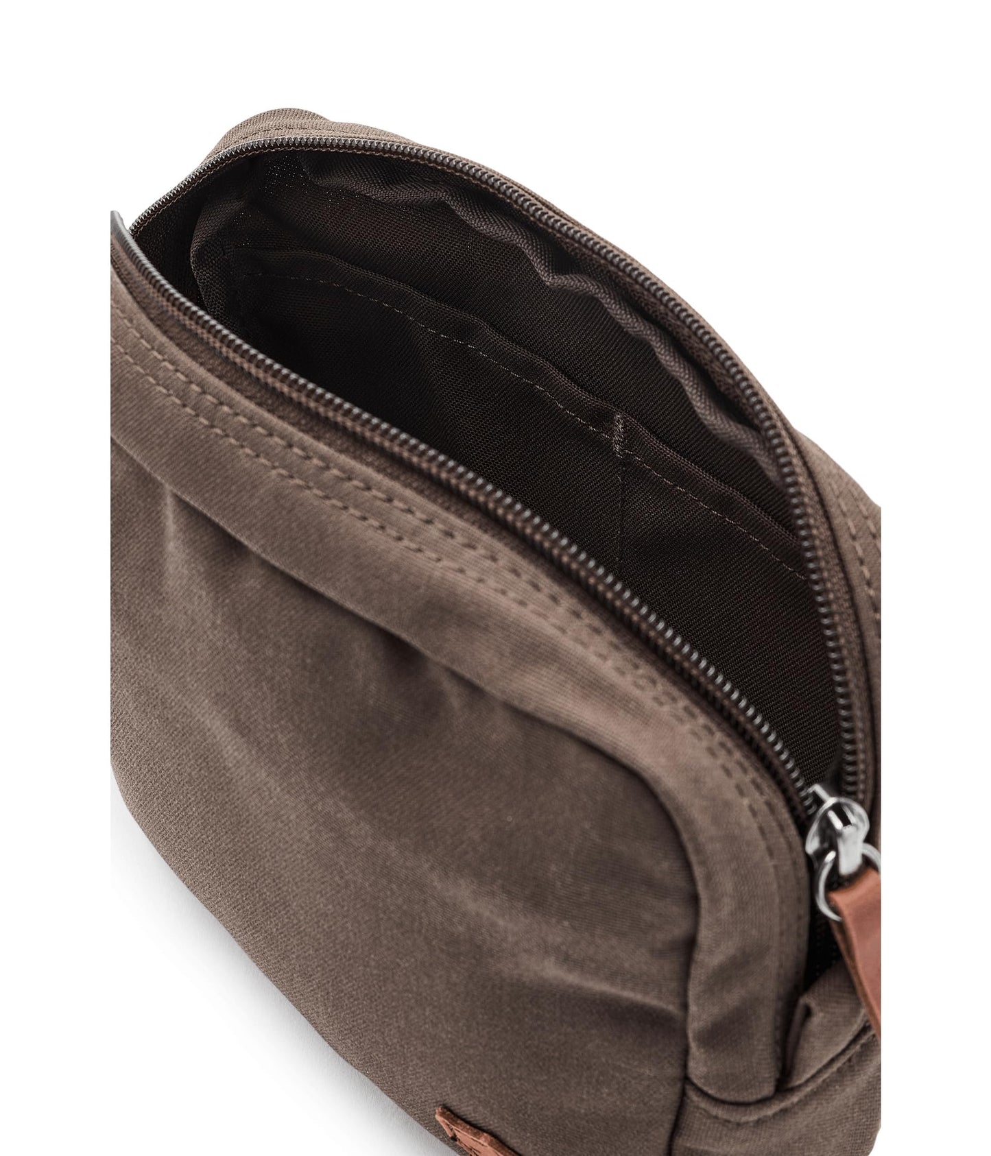 Fjällräven Gear Toiletry Bag - Water-Resistant Fabric, Strong, Reinforced, Durable Fabric - Camping, Travel, Dark Olive, One Size