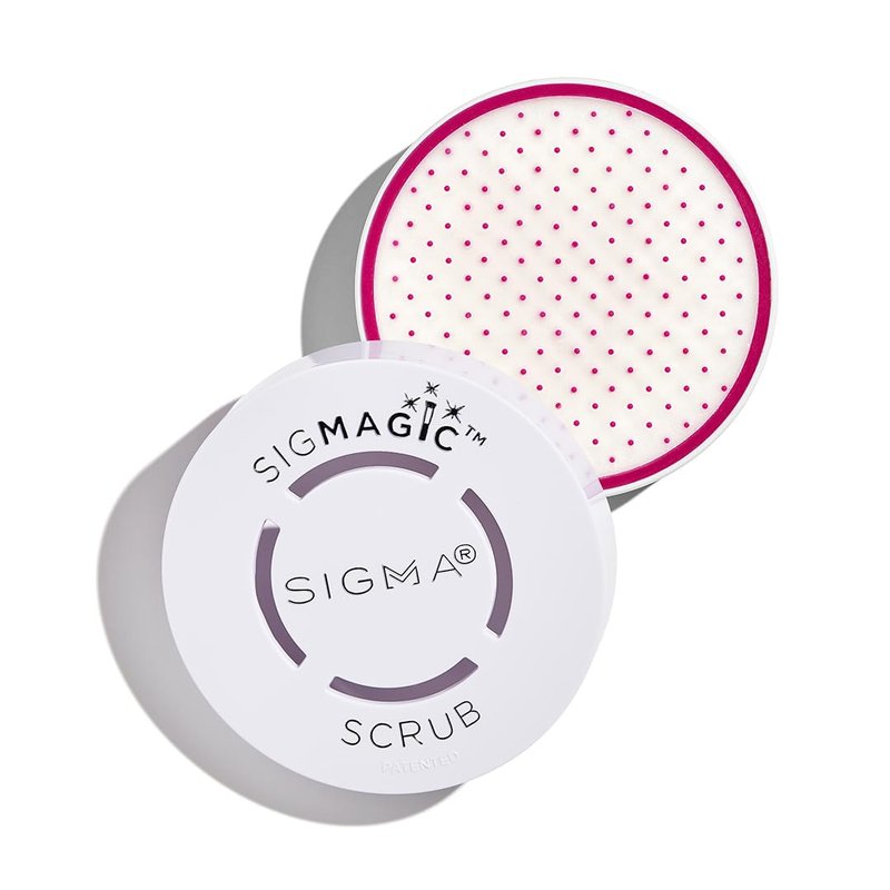Sigma Beauty Portable 2-in-1 SigMagic Scrub – Solid, Professional Grade Makeup Brush Cleaner with Silicone Texture to Quickly and Effectively Remove Makeup Residue & Build Up on Makeup Brushes (1pc)