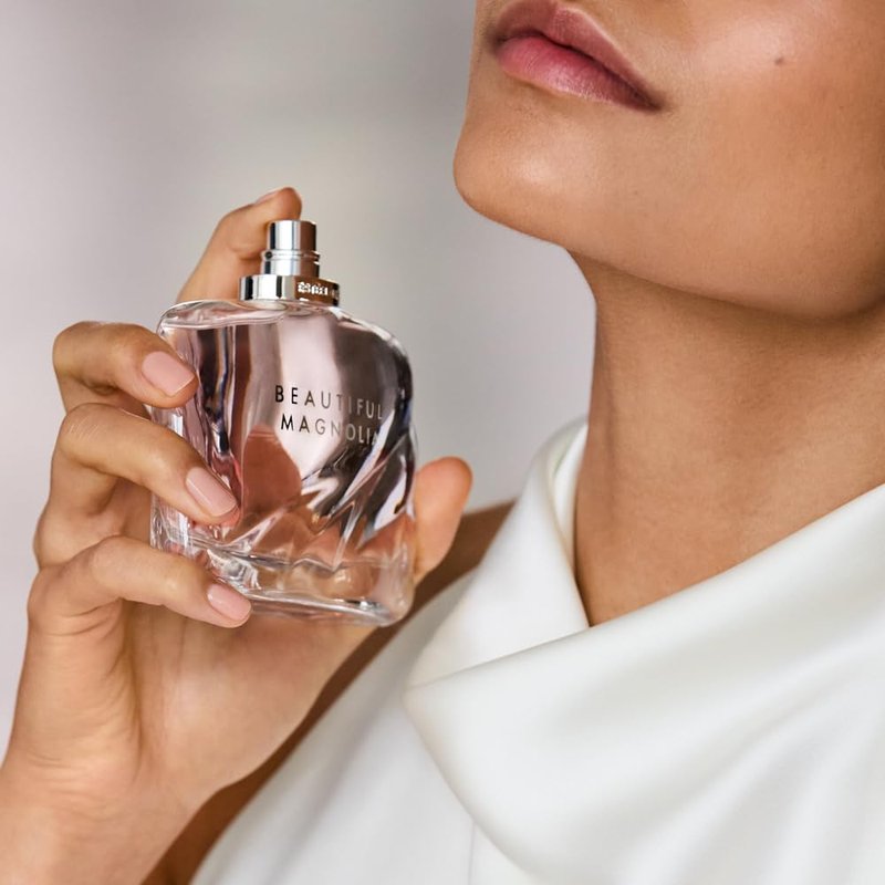 Estée Lauder Beautiful Magnolia Eau de Parfum Spray with Notes of Lush Magnolia, Solar Gardenia, Warm Woods & Luminous Musk | Floral Perfume for Women | Perfumes for Women, 3.4 Fl Oz