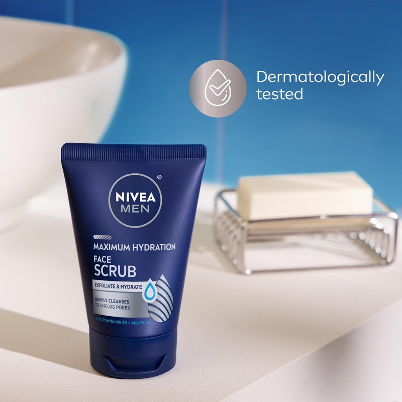 NIVEA MEN Maximum Hydration Face Scrub with Provitamin B5 and Aloe Vera, Exfoliating Face Wash Deeply Cleanses to Unclog Pores, 4.4 Oz Tube, Pack of 3
