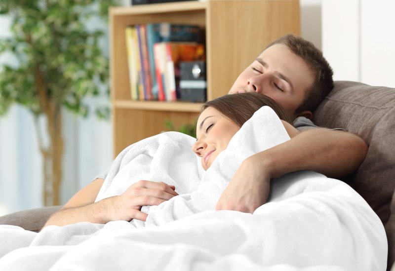 Utopia Bedding Fleece Blanket Queen Size White (90x90 Inches) Ultra Soft Warm Lightweight Microfiber Breathable Anti-Static Cozy Winter Bed Blanket, All-Season Home Decor Gift for Men & Women