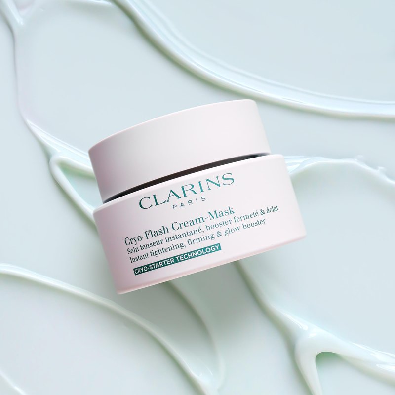 Clarins Cryo Flash Cream Mask and V-Facial Wrap Mask Bundle | Cold Face Mask For A Visible Lift Effect in 10 Minutes* | Depuffing Face Mask | All Skin Types