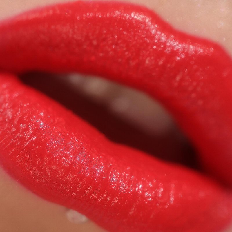 Lord and Berry Vogue Matte Lipstick - Rich, Highly Pigmented Lip Color - Infused with Papaya and Orchid Extracts - 7613 Red Queen - 0.81 oz