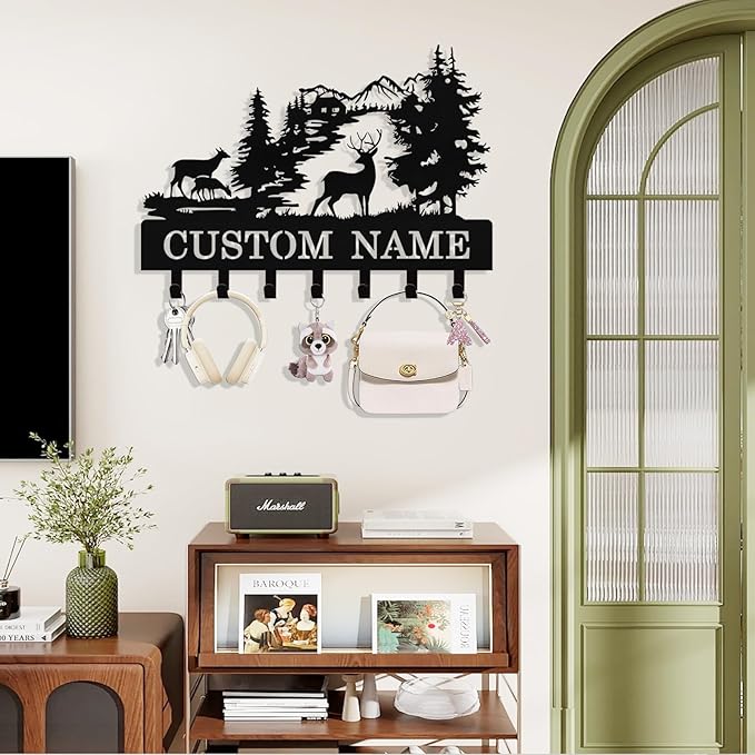 Syneiro Personalized Deer Key Holder Wall Mount, Custom Metal Key Rack Key Holder with Name, Deer Cabin Wall Keys Hanger with Hooks for Entryway, Front Door, Hallway, Kitchen, Living Room