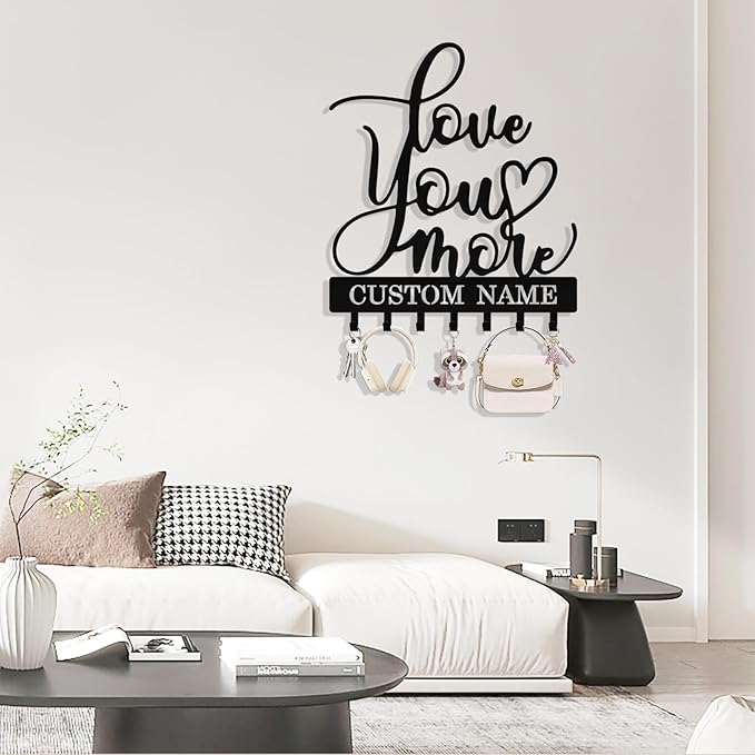 Syneiro Personalized Key Holder Wall Mount, Custom Metal Key Rack Key Holder with Name, Deer Cabin Wall Keys Hanger with Hooks for Entryway, Front Door, Hallway, Kitchen, Living Room