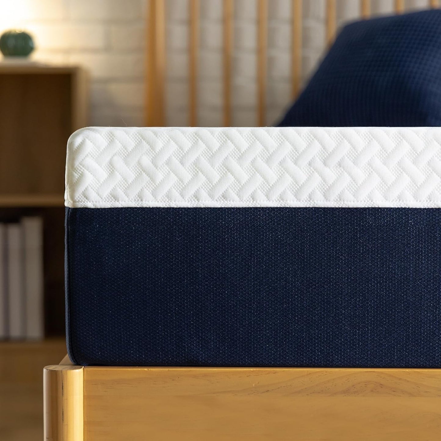 ZINUS 10 Inch Queen Hybrid Mattress - Cooling Comfort, Medium Firm, Fiberglass Free, Motion Isolation