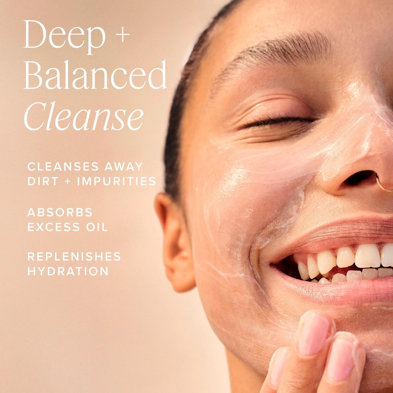 Farmacy Foaming Face Wash for Oily Skin - Whipped Greens Oil-Free Gentle Facial Cleanser + Exfoliator - Infused with Green Clay to Remove Impurities, Control Oil + Maintain Skin Hydration (150ml)