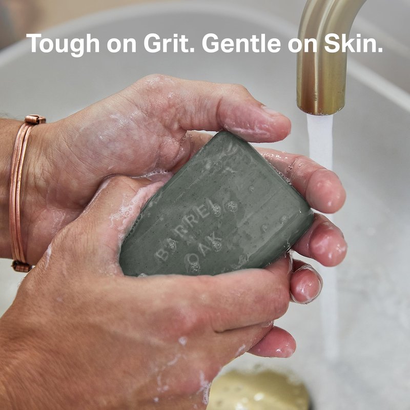 Barrel & Oak Exfoliating Bar Soap for Men, Kaolin Clay with Charcoal, Walnut Shell Powder, Olive Stone, and Essential Oils, Long-Lasting Bar Soap, Vegan, SLS-Free, Black Oak, 3-Pack