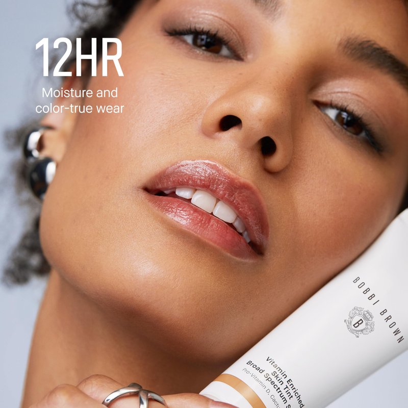 Bobbi Brown Vitamin Enriched Skin Tint SPF 15 | Broad Spectrum SPF Skin Tint | Hydrating Tinted Moisturizer | Vitamins B, C, & E, 1.7 Fl Oz, Golden 2