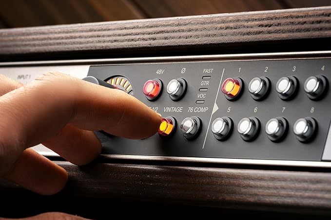 Universal Audio Volt 876 24x28 USB Audio Interface, Rack-Mount Style