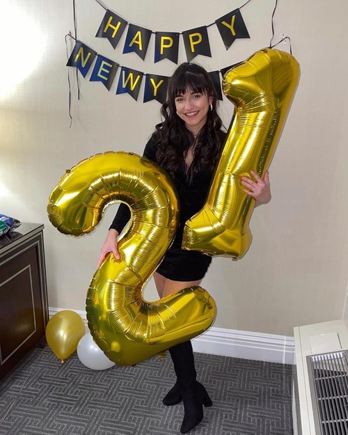 Gold Number 10 Balloon - 40 Inch Giant Foil Balloon for 10th Birthday Party Decorations