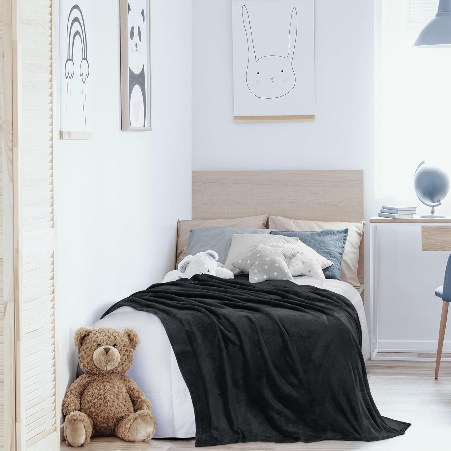 Utopia Bedding Fleece Blanket - Luxury Soft Microfiber Twin Size | Anti-Static Black 300GSM (60x80 Inch)