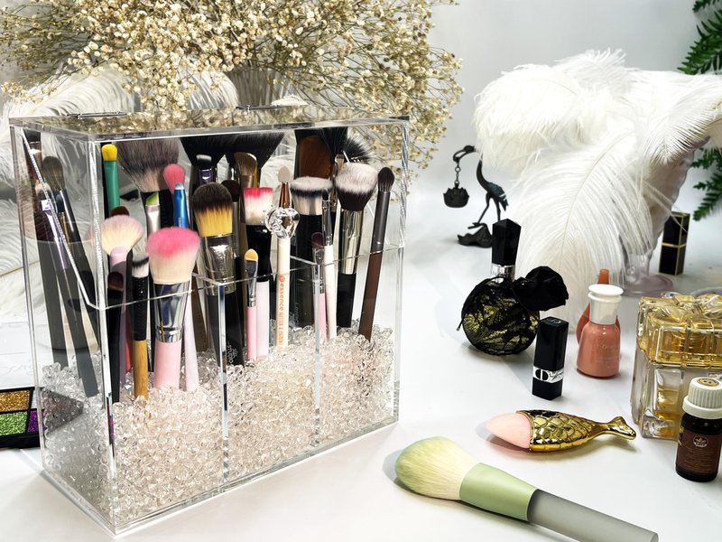 VASERDDY Acrylic Makeup Organizer,Cosmetic Brush Storage Box With 3 Brush Holders Holder Dust Cover, Large-capacity Split Design Can Quickly Organize the Desktop with3 bags of transparent pearls
