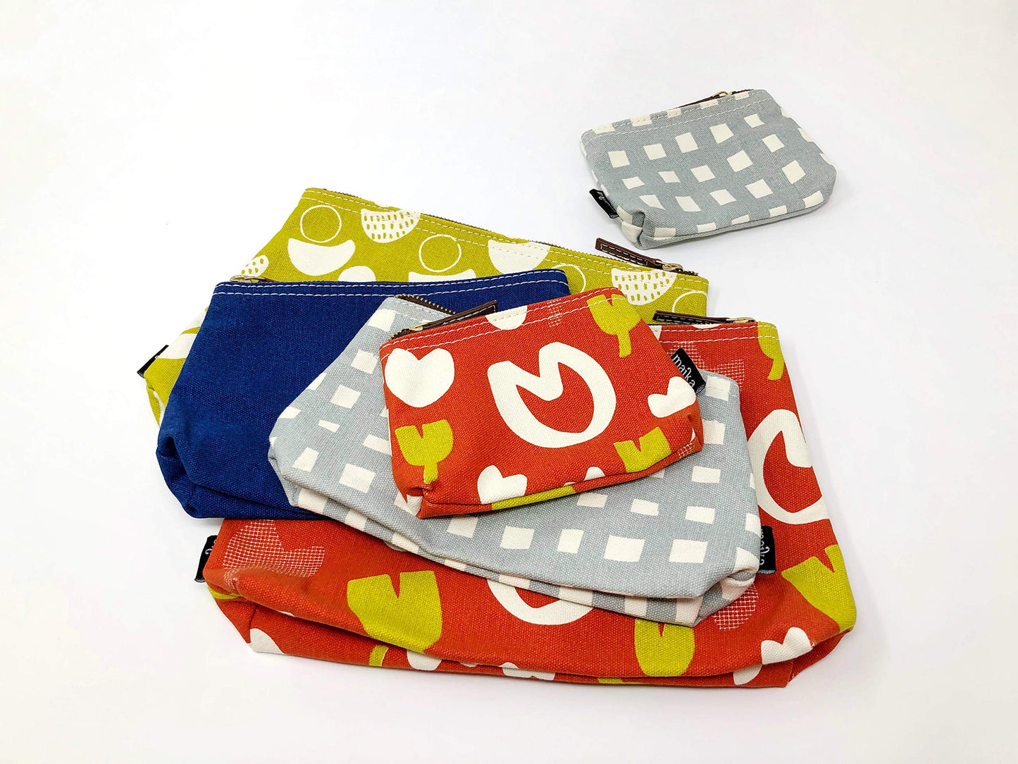 MAIKA Recycled Canvas Large Travel Pouch, Flores