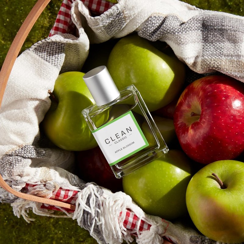 CLEAN CLASSIC Eau de Parfum - Layerable Everyday Perfume | Long-Lasting, Uplifting Fragrance, Vegan & Cruelty-Free