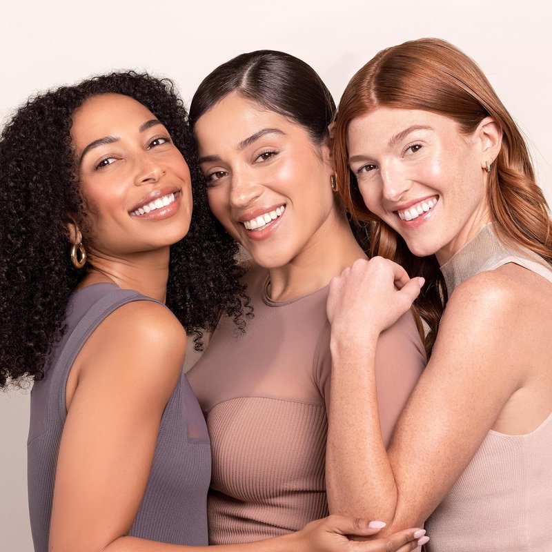 Wander Beauty Nude Illusion Liquid Foundation - Fair - Medium to Full Coverage Foundation - Natural Makeup with Vitamin E & Macadamia - Nude Skin Finish Blurs & Conceals - Travel-Friendly - 1.01 fl oz